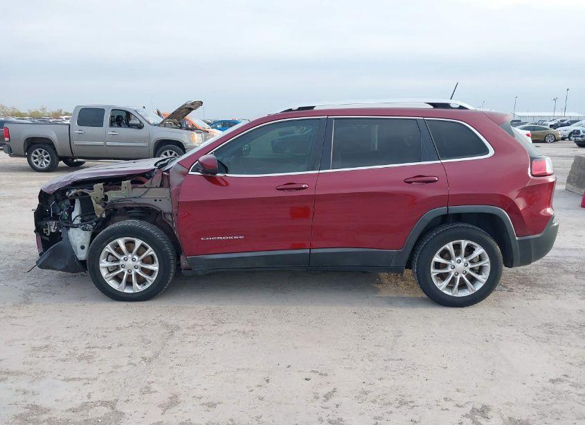 Photo 14 of 2019 Jeep Cherokee LATITUDE (VIN 1C4PJLCB8KD153473)