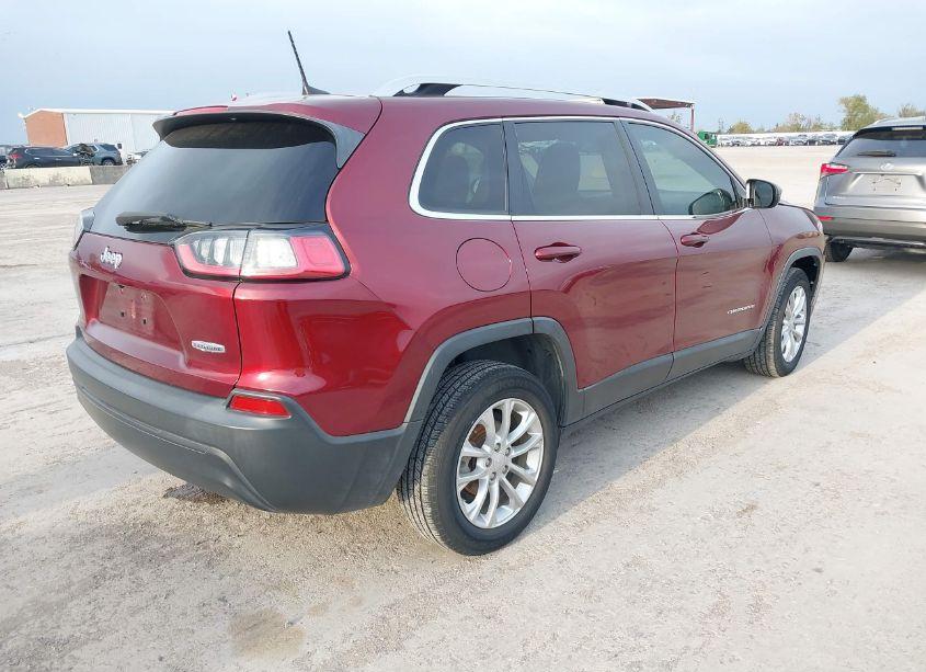 Photo 4 of 2019 Jeep Cherokee LATITUDE (VIN 1C4PJLCB8KD153473)