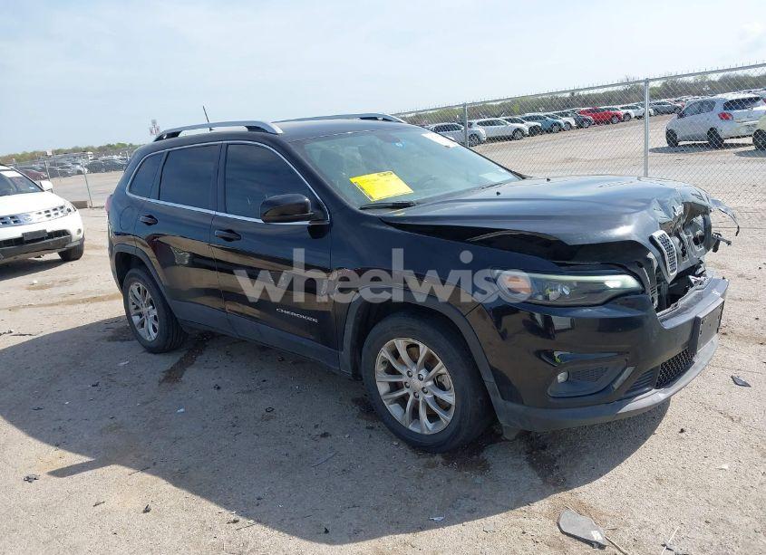 2019 Jeep Cherokee LATITUDE FWD (VIN 1C4PJLCB8KD175764) main photo