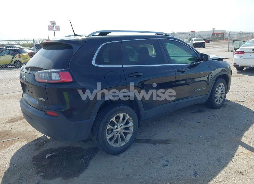 Photo 4 of 2019 Jeep Cherokee LATITUDE FWD (VIN 1C4PJLCB8KD175764)