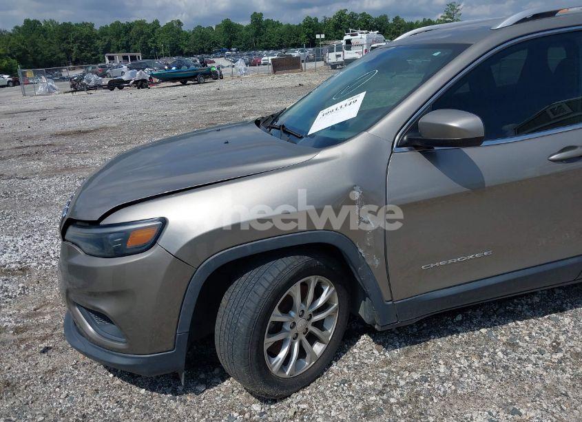 Photo 17 of 2019 Jeep Cherokee LATITUDE FWD (VIN 1C4PJLCB8KD242671)