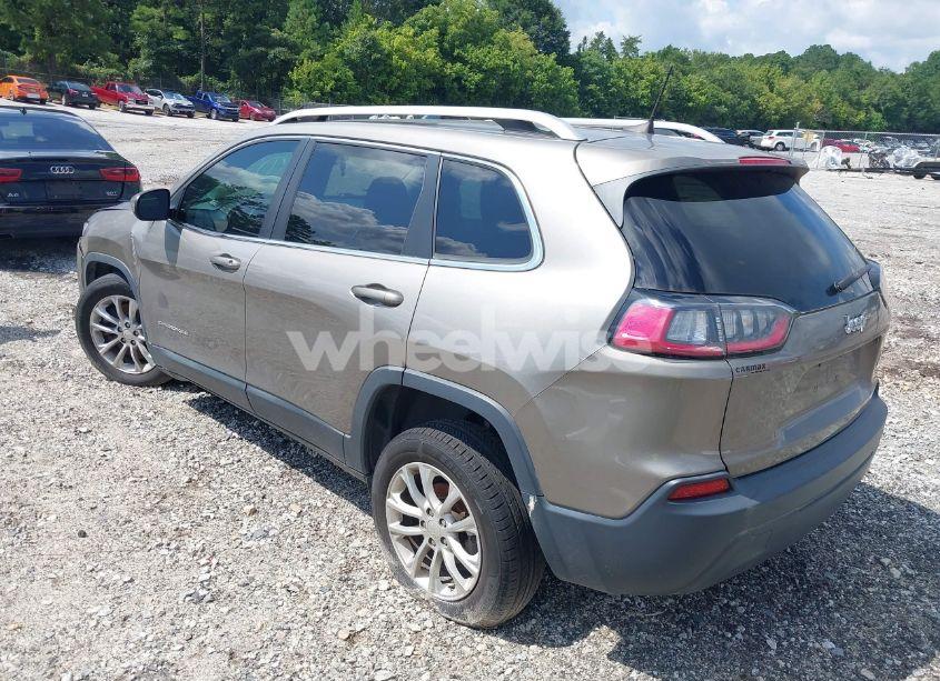 Photo 3 of 2019 Jeep Cherokee LATITUDE FWD (VIN 1C4PJLCB8KD242671)