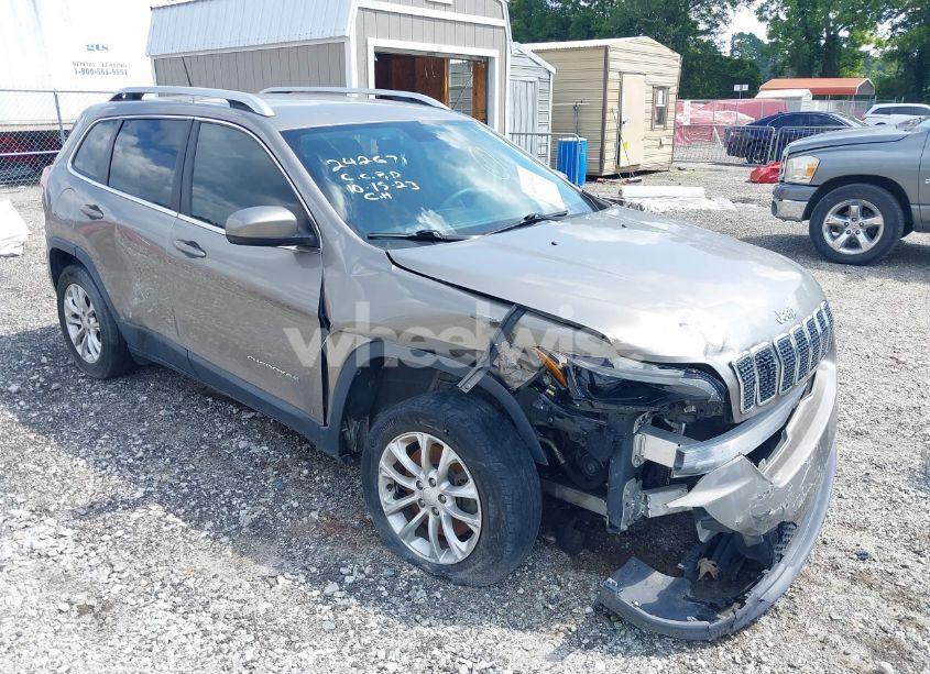 Photo 6 of 2019 Jeep Cherokee LATITUDE FWD (VIN 1C4PJLCB8KD242671)