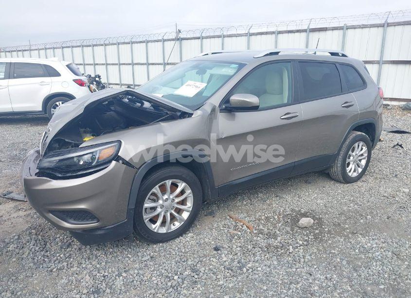 Photo 2 of 2020 Jeep Cherokee LATITUDE FWD (VIN 1C4PJLCB8LD525508)