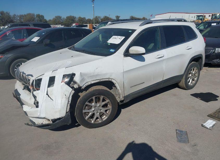 Photo 2 of 2014 Jeep Cherokee LATITUDE (VIN 1C4PJLCB9EW116358)