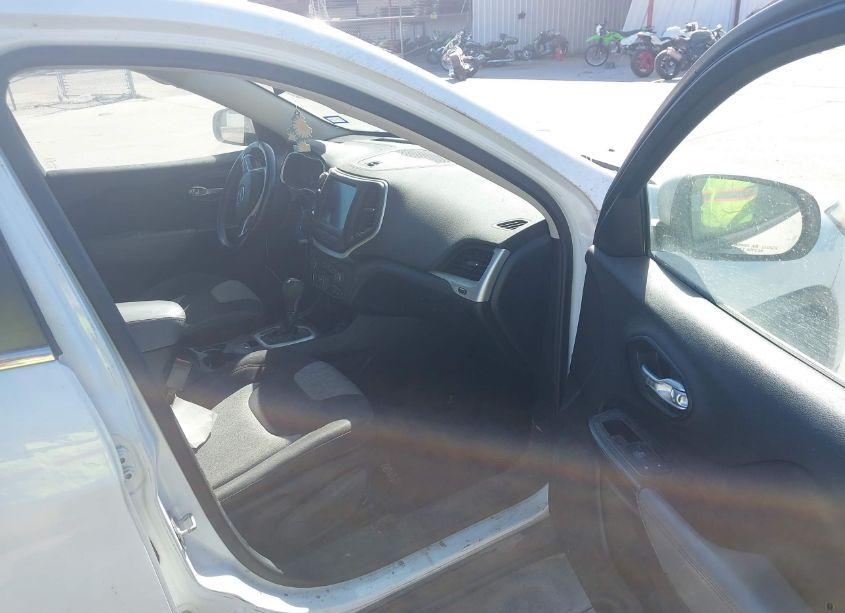 Photo 5 of 2014 Jeep Cherokee LATITUDE (VIN 1C4PJLCB9EW116358)