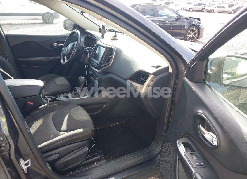 Photo 5 of 2014 Jeep Cherokee LATITUDE (VIN 1C4PJLCB9EW323848)