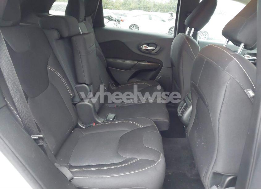 Photo 8 of 2015 Jeep Cherokee LATITUDE (VIN 1C4PJLCB9FW662997)
