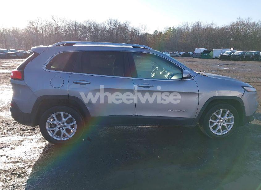 Photo 13 of 2015 Jeep Cherokee LATITUDE (VIN 1C4PJLCB9FW670601)