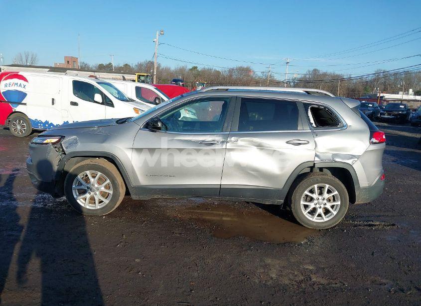 Photo 14 of 2015 Jeep Cherokee LATITUDE (VIN 1C4PJLCB9FW670601)