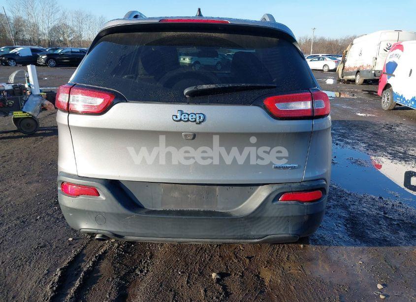 Photo 16 of 2015 Jeep Cherokee LATITUDE (VIN 1C4PJLCB9FW670601)