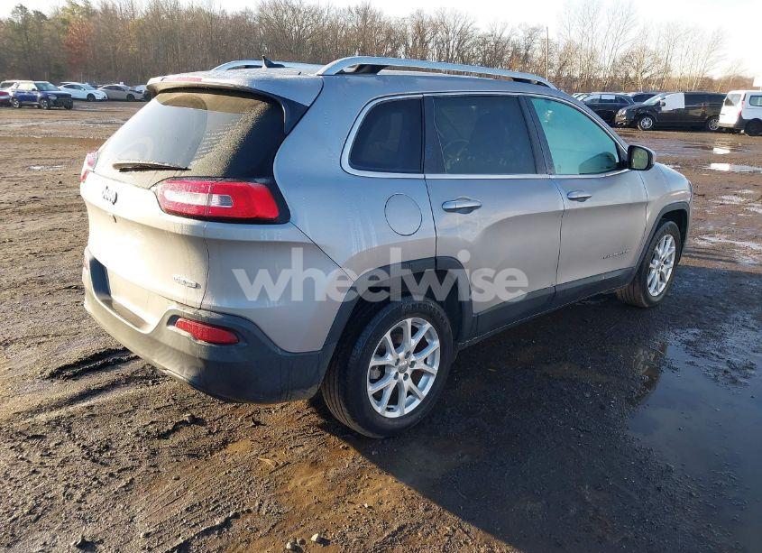 Photo 4 of 2015 Jeep Cherokee LATITUDE (VIN 1C4PJLCB9FW670601)