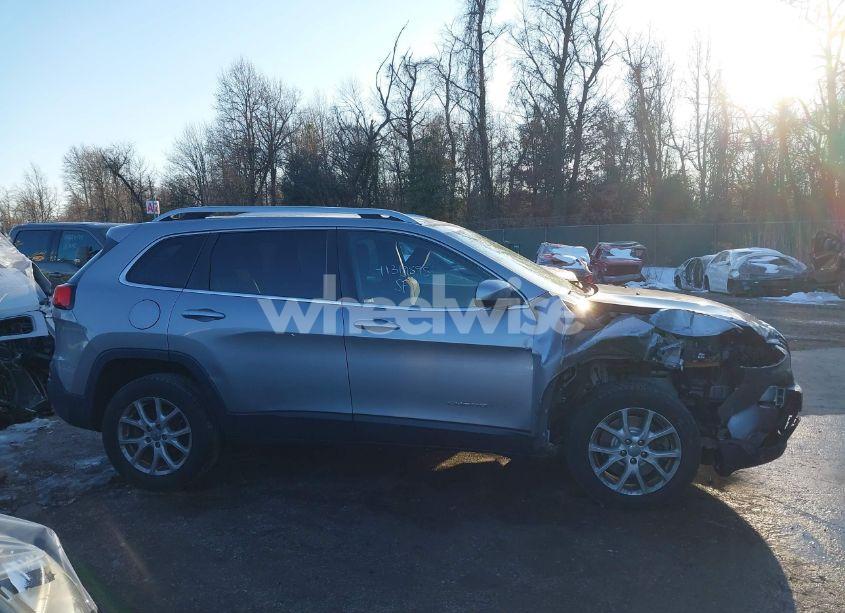 Photo 13 of 2015 Jeep Cherokee LATITUDE (VIN 1C4PJLCB9FW683705)