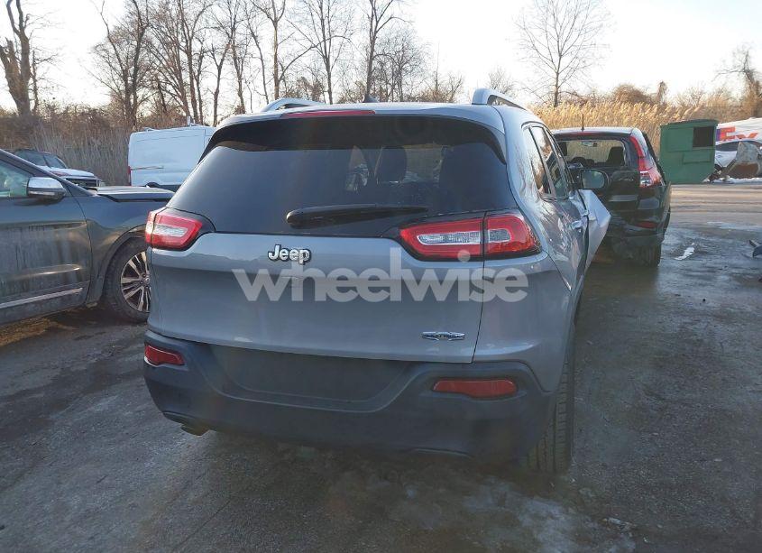 Photo 16 of 2015 Jeep Cherokee LATITUDE (VIN 1C4PJLCB9FW683705)
