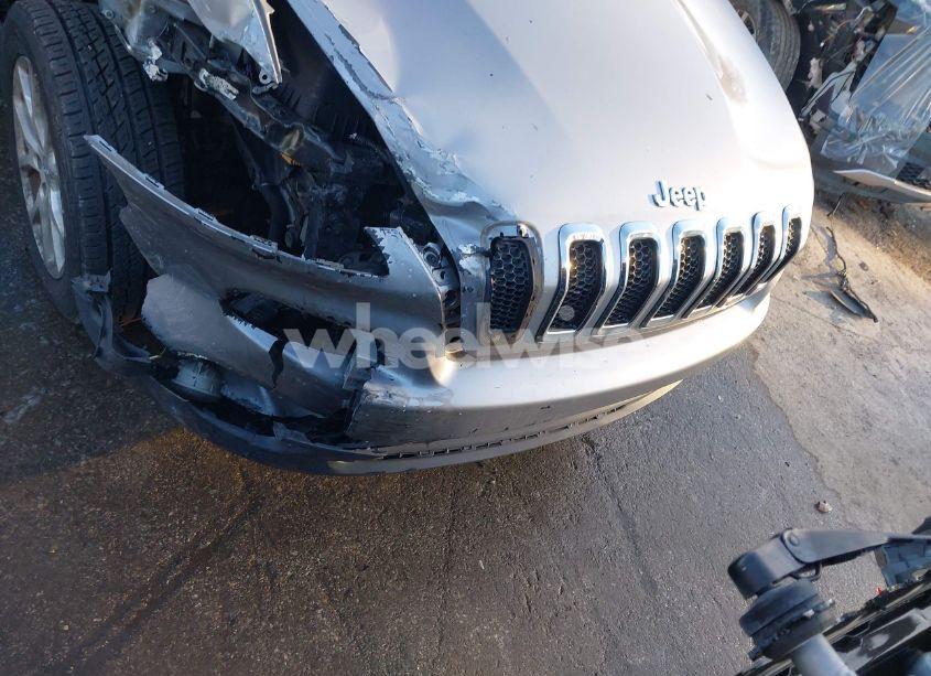Photo 17 of 2015 Jeep Cherokee LATITUDE (VIN 1C4PJLCB9FW683705)