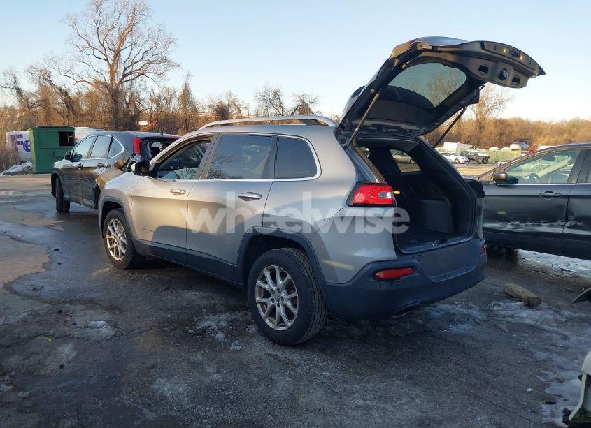 Photo 3 of 2015 Jeep Cherokee LATITUDE (VIN 1C4PJLCB9FW683705)