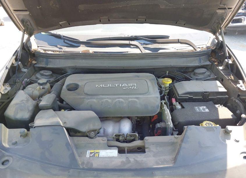 Photo 10 of 2015 Jeep Cherokee LATITUDE (VIN 1C4PJLCB9FW694218)