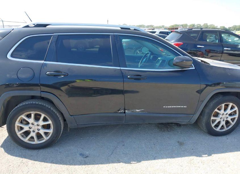 Photo 12 of 2015 Jeep Cherokee LATITUDE (VIN 1C4PJLCB9FW694218)