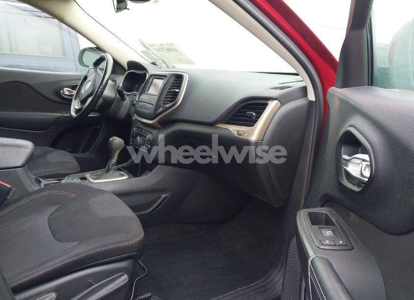 Photo 5 of 2015 Jeep Cherokee LATITUDE (VIN 1C4PJLCB9FW694851)