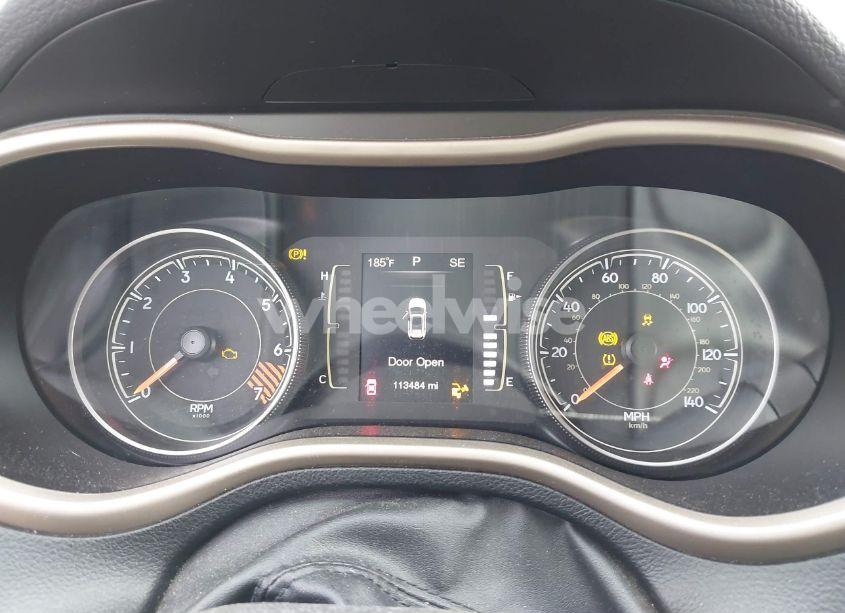 Photo 7 of 2015 Jeep Cherokee LATITUDE (VIN 1C4PJLCB9FW694851)