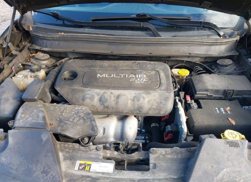 Photo 10 of 2015 Jeep Cherokee LATITUDE (VIN 1C4PJLCB9FW706237)