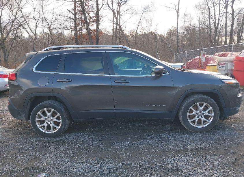Photo 13 of 2015 Jeep Cherokee LATITUDE (VIN 1C4PJLCB9FW706237)
