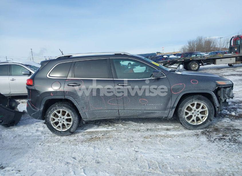 Photo 13 of 2015 Jeep Cherokee LATITUDE (VIN 1C4PJLCB9FW760878)