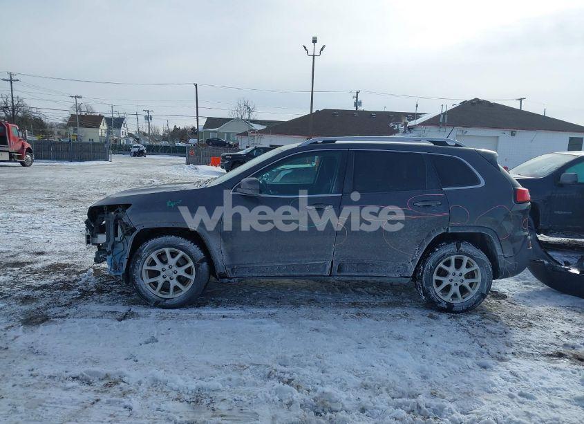 Photo 14 of 2015 Jeep Cherokee LATITUDE (VIN 1C4PJLCB9FW760878)