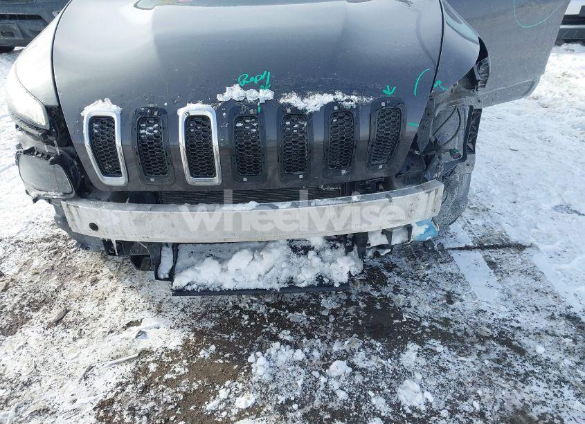 Photo 6 of 2015 Jeep Cherokee LATITUDE (VIN 1C4PJLCB9FW760878)