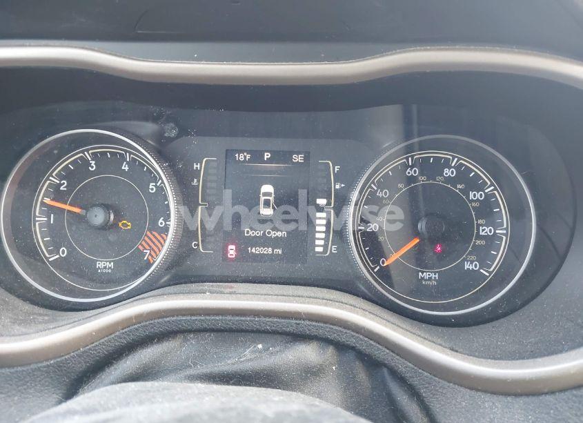 Photo 7 of 2015 Jeep Cherokee LATITUDE (VIN 1C4PJLCB9FW760878)