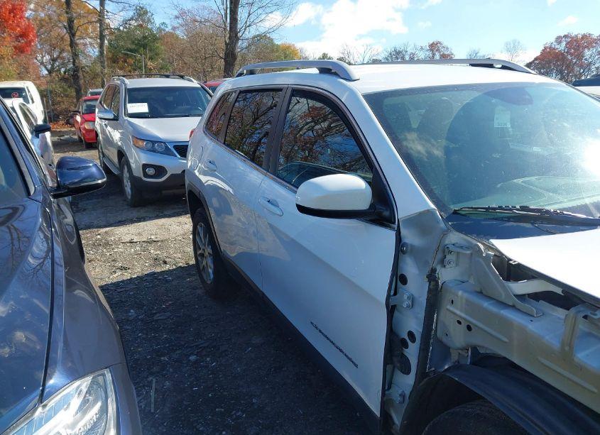 Photo 13 of 2015 Jeep Cherokee LATITUDE (VIN 1C4PJLCB9FW782959)