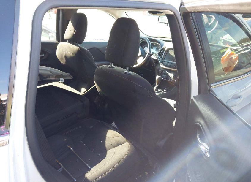 Photo 8 of 2015 Jeep Cherokee LATITUDE (VIN 1C4PJLCB9FW782959)