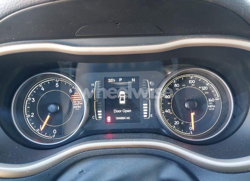 Photo 15 of 2017 Jeep Cherokee LATITUDE FWD (VIN 1C4PJLCB9HD235995)