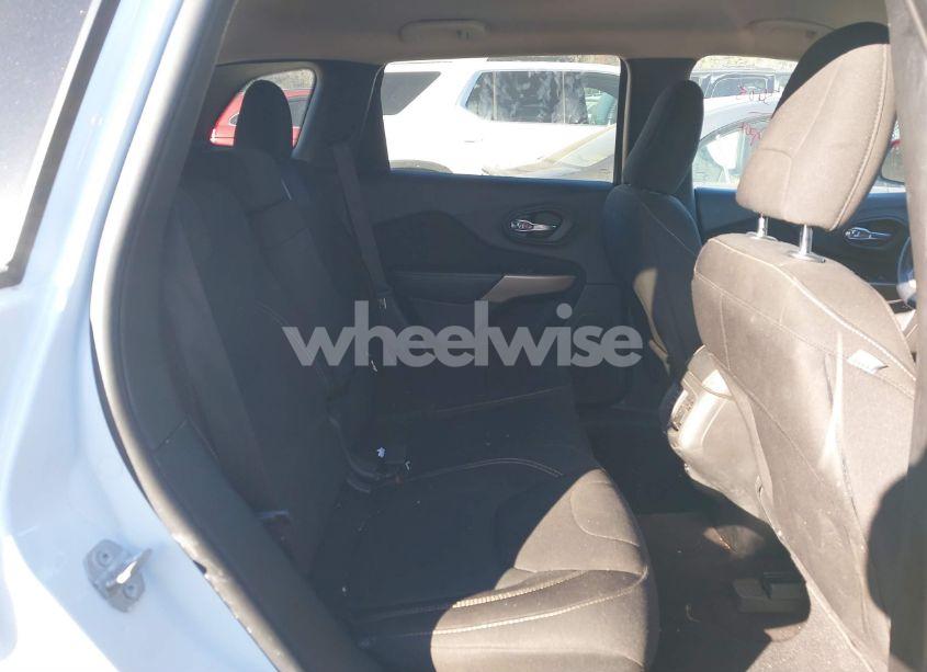 Photo 8 of 2017 Jeep Cherokee LATITUDE FWD (VIN 1C4PJLCB9HD235995)