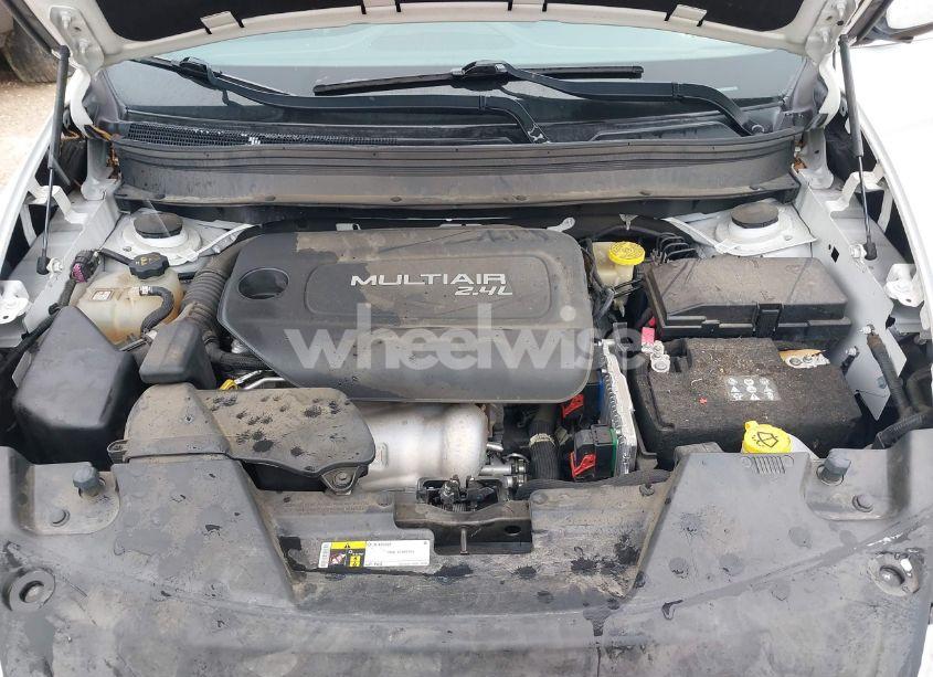 Photo 10 of 2017 Jeep Cherokee LATITUDE FWD (VIN 1C4PJLCB9HW572123)