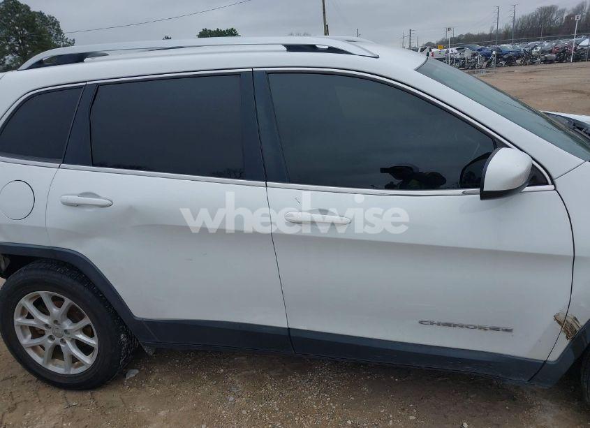 Photo 13 of 2017 Jeep Cherokee LATITUDE FWD (VIN 1C4PJLCB9HW572123)