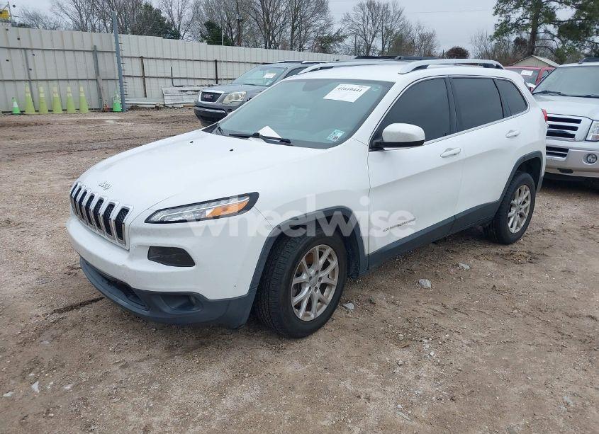 Photo 2 of 2017 Jeep Cherokee LATITUDE FWD (VIN 1C4PJLCB9HW572123)