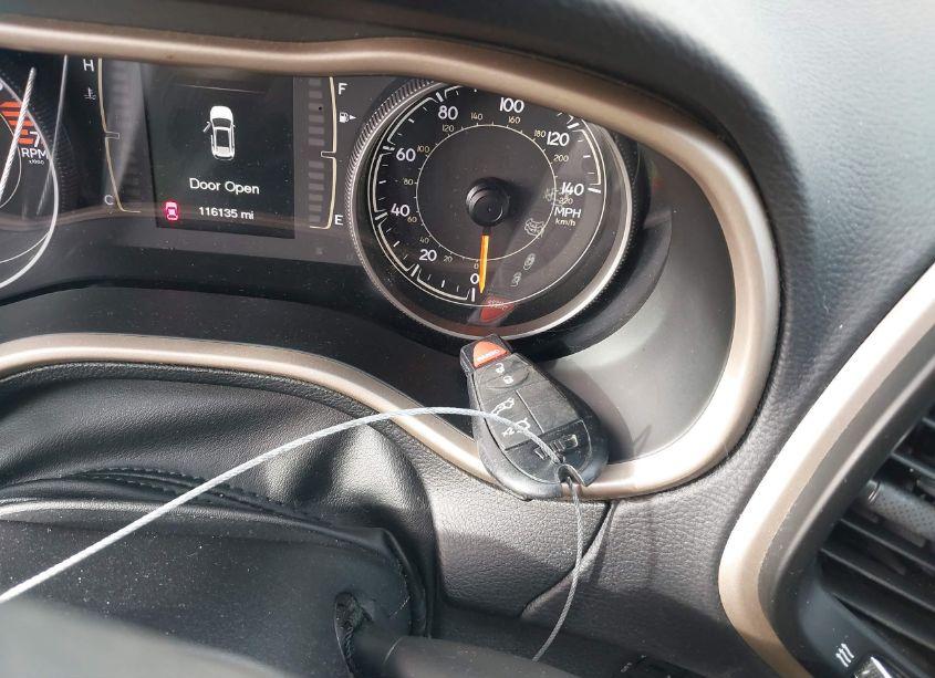 Photo 11 of 2018 Jeep Cherokee LATITUDE FWD (VIN 1C4PJLCB9JD510898)