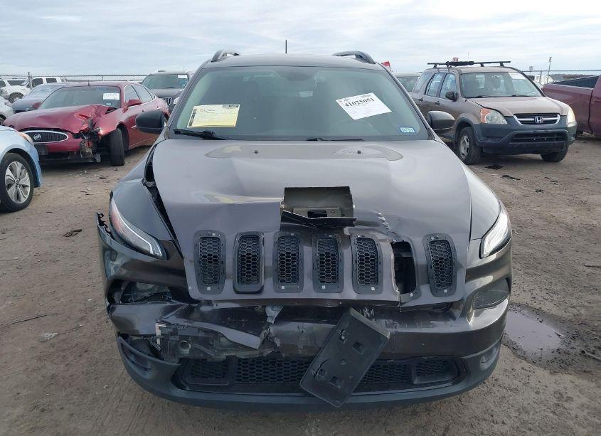 Photo 12 of 2018 Jeep Cherokee LATITUDE FWD (VIN 1C4PJLCB9JD510898)