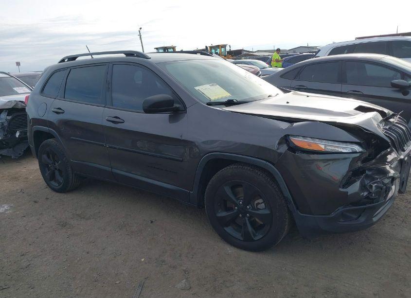 Photo 13 of 2018 Jeep Cherokee LATITUDE FWD (VIN 1C4PJLCB9JD510898)