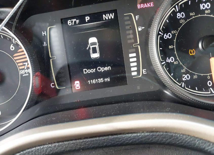 Photo 15 of 2018 Jeep Cherokee LATITUDE FWD (VIN 1C4PJLCB9JD510898)