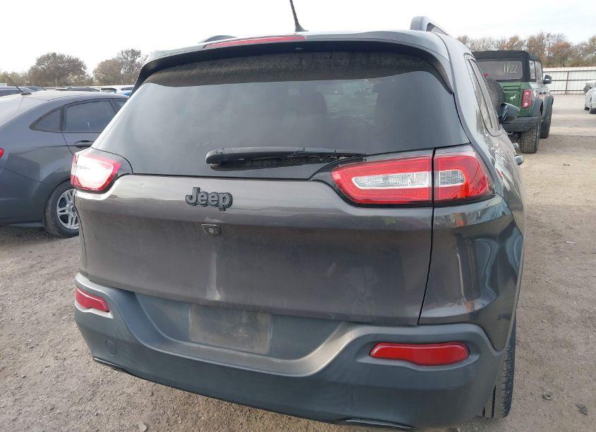 Photo 16 of 2018 Jeep Cherokee LATITUDE FWD (VIN 1C4PJLCB9JD510898)