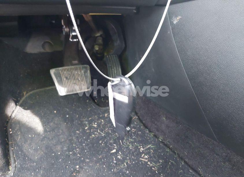 Photo 11 of 2018 Jeep Cherokee LATITUDE FWD (VIN 1C4PJLCB9JD542315)