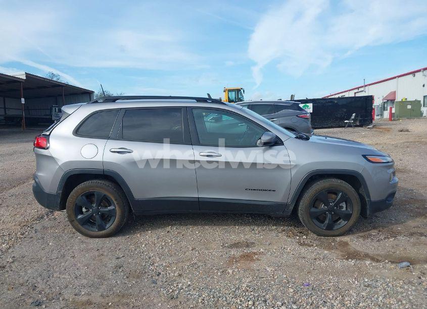 Photo 14 of 2018 Jeep Cherokee LATITUDE FWD (VIN 1C4PJLCB9JD542315)