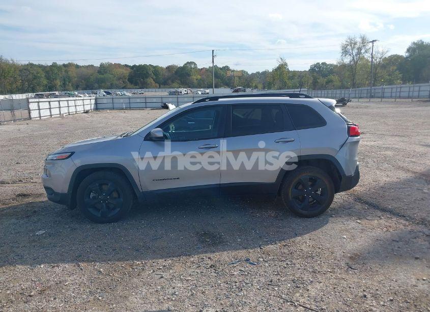 Photo 15 of 2018 Jeep Cherokee LATITUDE FWD (VIN 1C4PJLCB9JD542315)