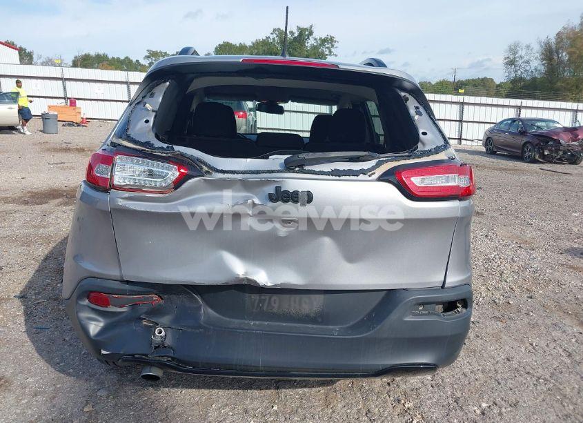 Photo 17 of 2018 Jeep Cherokee LATITUDE FWD (VIN 1C4PJLCB9JD542315)
