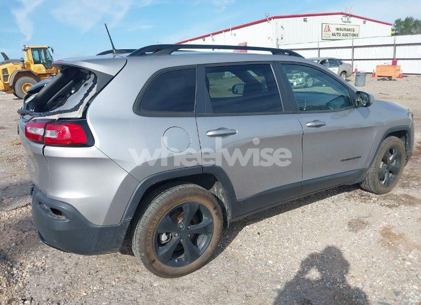 Photo 4 of 2018 Jeep Cherokee LATITUDE FWD (VIN 1C4PJLCB9JD542315)