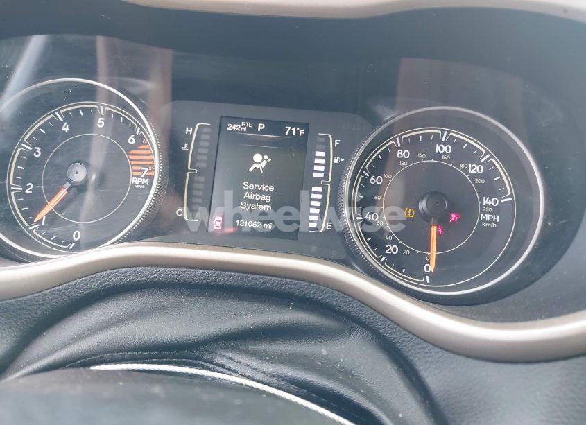 Photo 7 of 2018 Jeep Cherokee LATITUDE FWD (VIN 1C4PJLCB9JD542315)