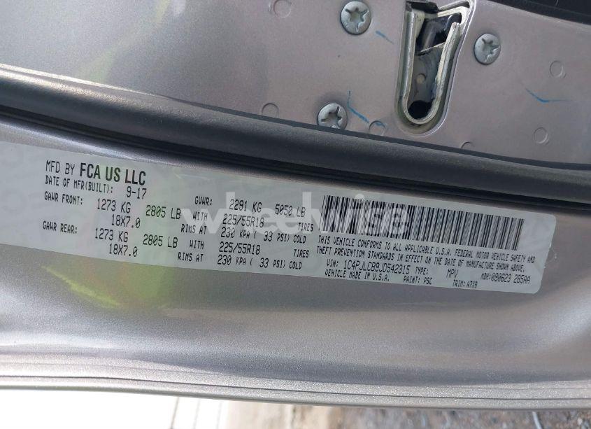 Photo 9 of 2018 Jeep Cherokee LATITUDE FWD (VIN 1C4PJLCB9JD542315)