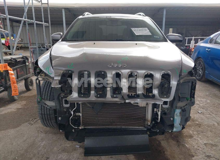 Photo 13 of 2018 Jeep Cherokee LATITUDE FWD (VIN 1C4PJLCB9JD560653)